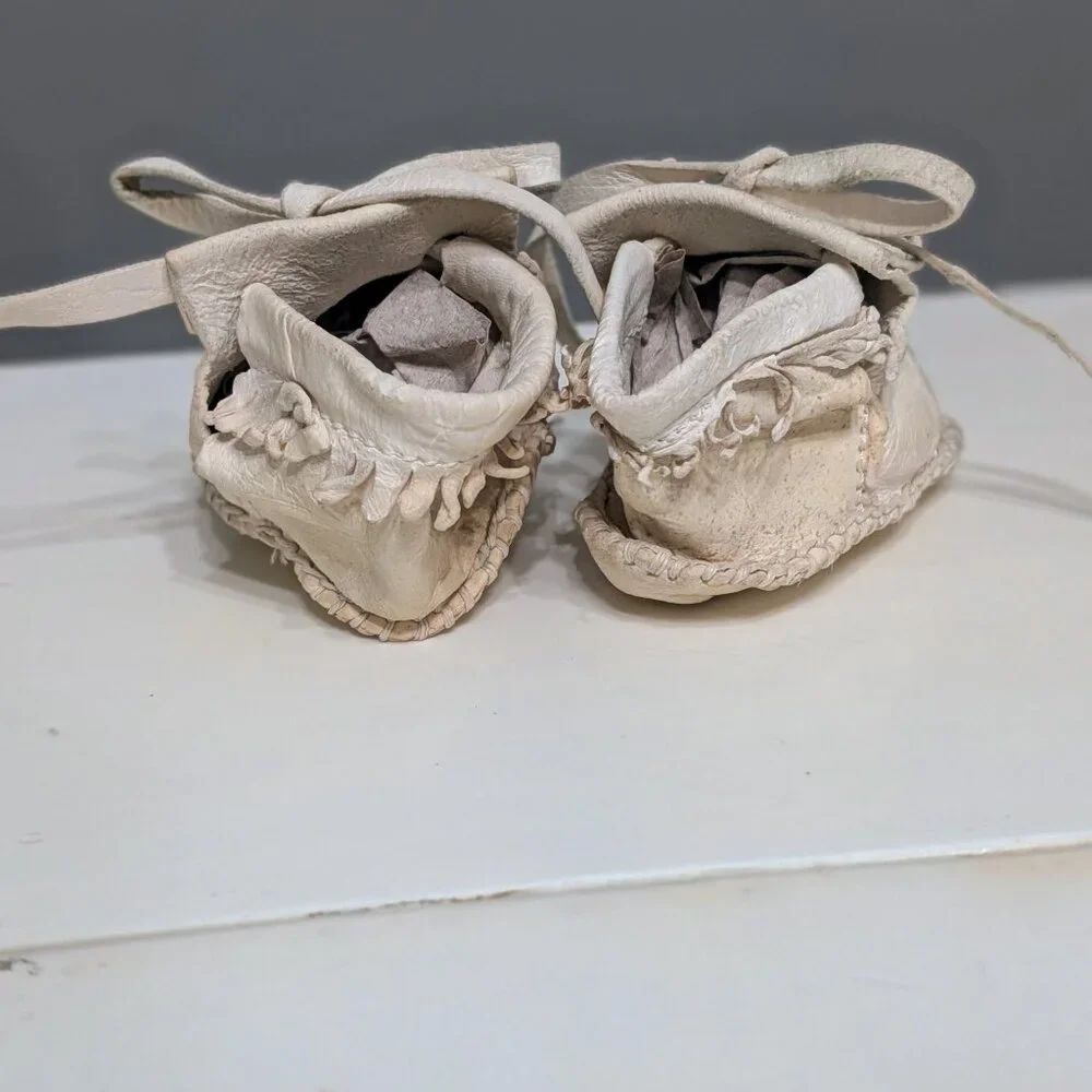 VTG White Leather Moccasin Baby Crib Shoes Sz 1 Infant Walker 0–3 Months Laces